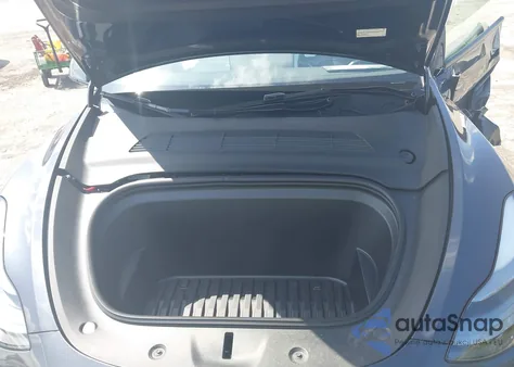 2025 Tesla Model Y Long Range Dual Motor All-Wheel Drive from USA, damaged, VIN 7SAYGDEE3SA361298